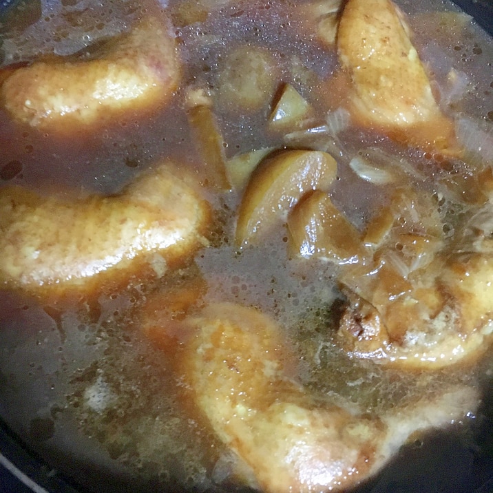 骨つき鶏肉のりんご煮